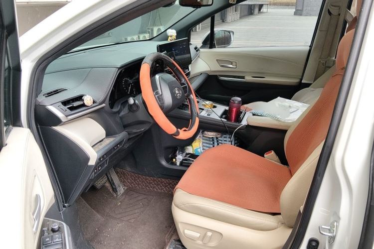 Used Toyota SIENNA 2021 2.5L Hybrid Premium Edition Driver Seat