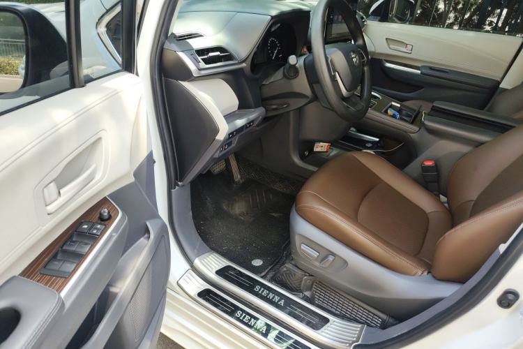 Used Toyota SIENNA 2021 2.5L Hybrid Comfort Edition Driver Seat