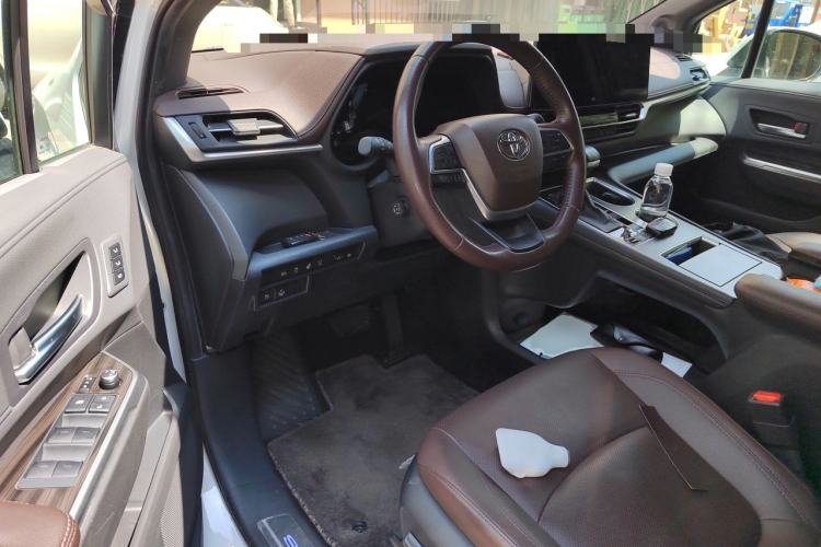 Used Toyota SIENNA 2021 2.5L Hybrid Platinum Edition Driver Seat