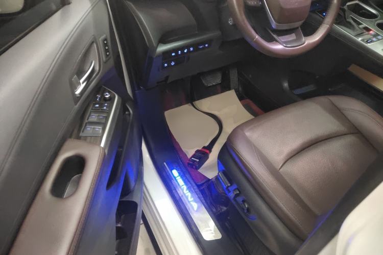 Used Toyota SIENNA 2021 2.5L Hybrid Platinum Edition Driver Seat