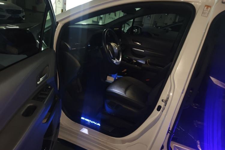 Used Toyota SIENNA 2021 2.5L Hybrid Premium Edition Driver Seat