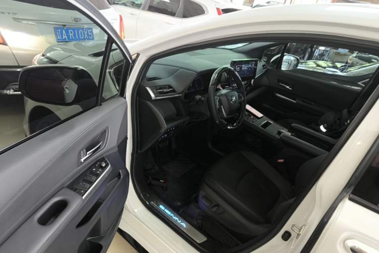 Used Toyota SIENNA 2021 2.5L Hybrid Ultimate Edition Driver Seat