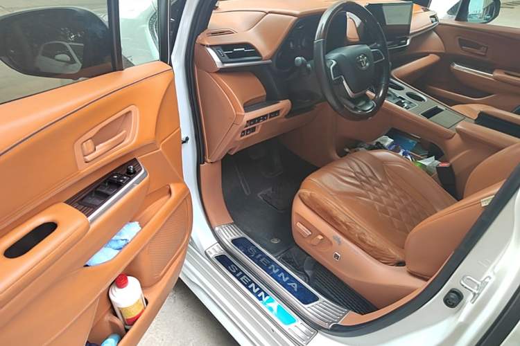 Used Toyota SIENNA 2021 2.5L Hybrid Comfort Edition Driver Seat