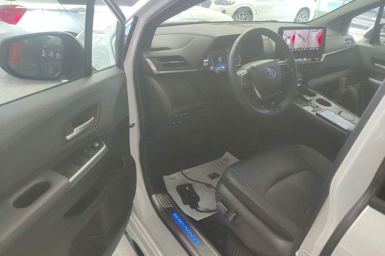 Used Toyota SIENNA 2021 2.5L Hybrid Premium Edition Driver Seat