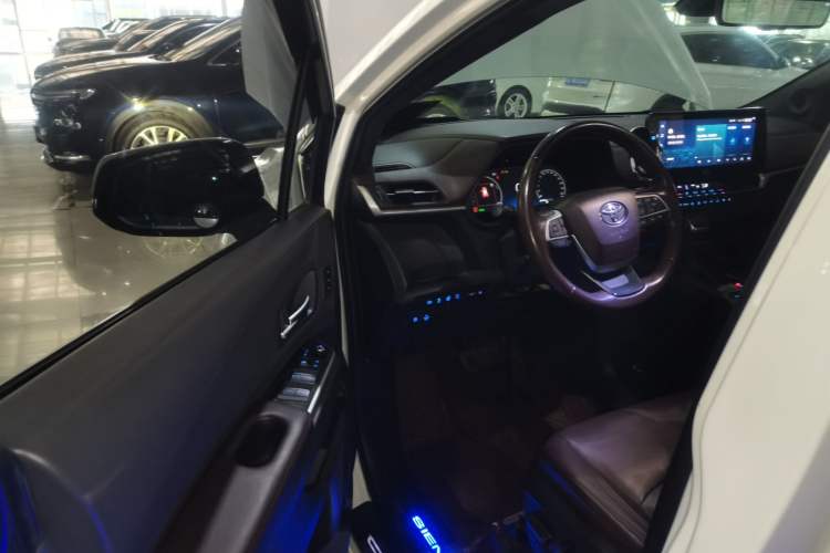 Used Toyota SIENNA 2021 2.5L Hybrid Platinum Edition Driver Seat