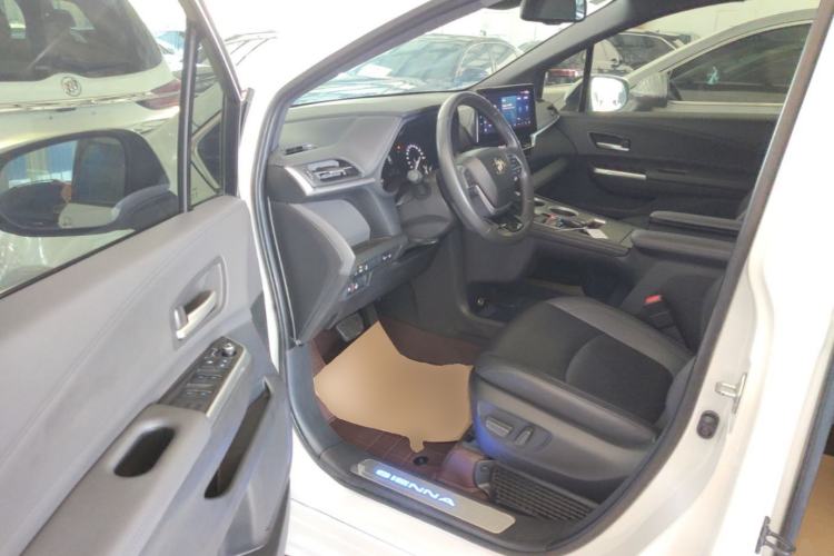 Used Toyota SIENNA 2021 2.5L Hybrid Premium Edition Driver Seat