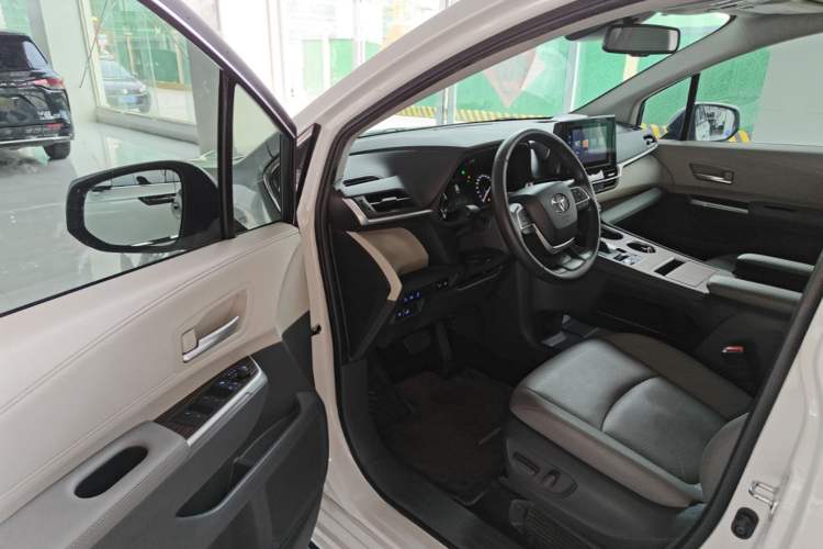 Used Toyota SIENNA 2021 2.5L Hybrid Luxury Edition Driver Seat