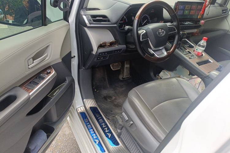 Used Toyota SIENNA 2021 2.5L Hybrid Comfort Edition Driver Seat