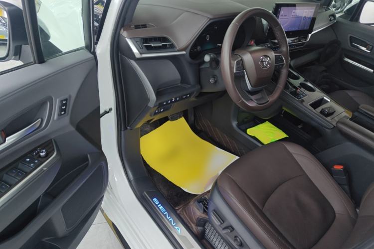 Used Toyota SIENNA 2021 2.5L Hybrid Platinum Edition Driver Seat