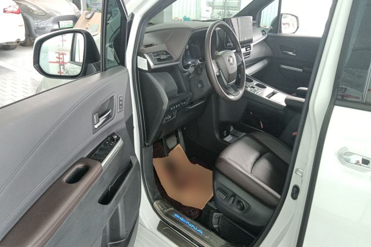 Used Toyota SIENNA 2021 2.5L Hybrid Platinum Edition Driver Seat