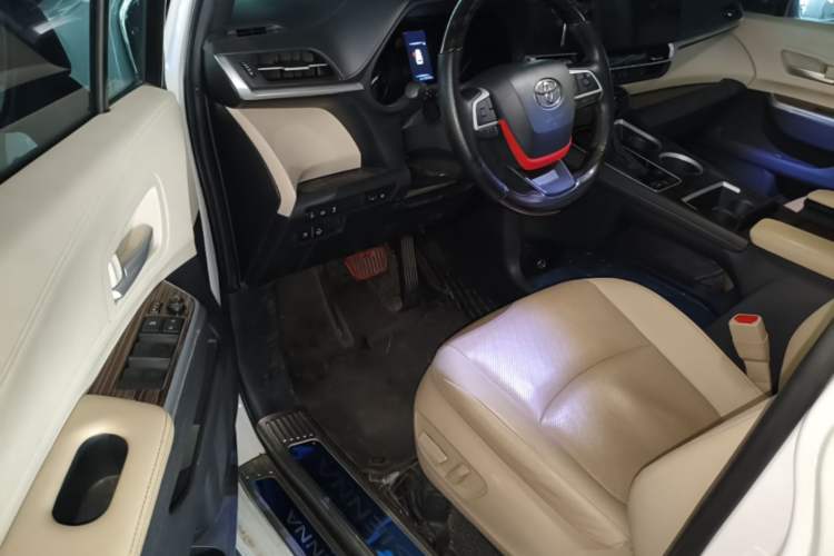 Used Toyota SIENNA 2021 2.5L Hybrid Luxury Edition Driver Seat