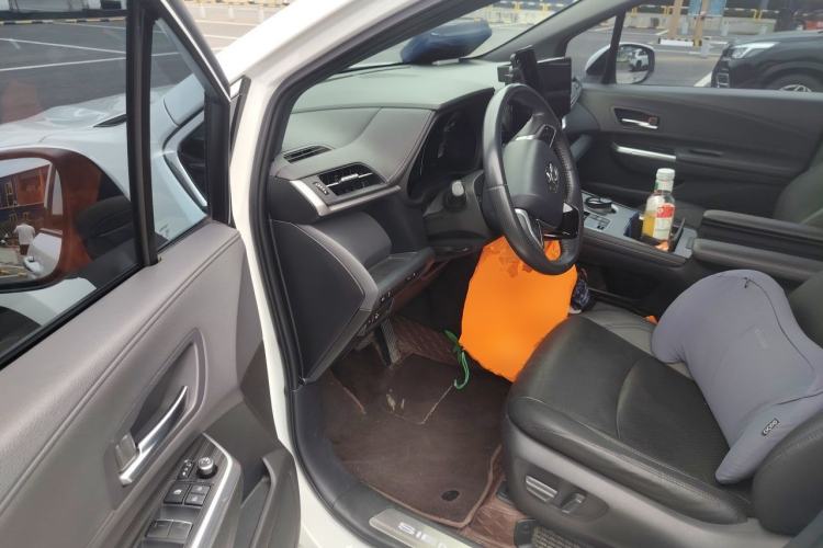 Used Toyota SIENNA 2021 2.5L Hybrid Ultimate Edition Driver Seat