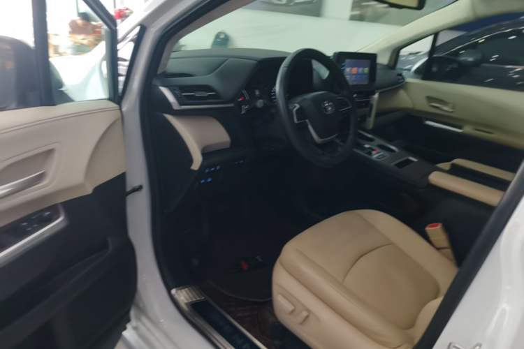 Used Toyota SIENNA 2021 2.5L Hybrid Luxury Edition Driver Seat