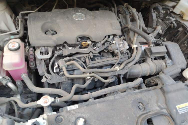 Used Toyota SIENNA 2021 2.5L Hybrid Premium Edition Engine Bay
