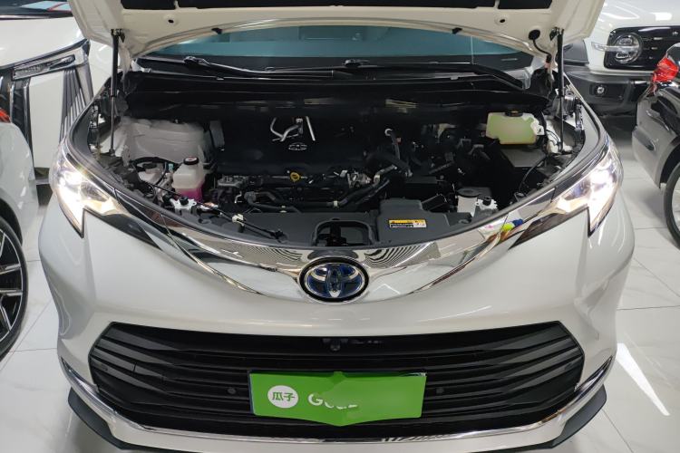 Used Toyota SIENNA 2021 2.5L Hybrid Comfort Edition Engine Bay