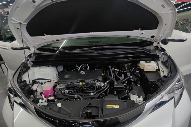 Used Toyota SIENNA 2021 2.5L Hybrid Premium Edition Engine Bay