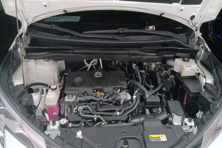 Used Toyota SIENNA 2021 2.5L Hybrid Platinum Edition Engine Bay