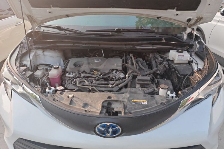 Used Toyota SIENNA 2021 2.5L Hybrid Luxury Welfare Edition Engine Bay