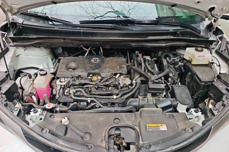 Used Toyota SIENNA 2021 2.5L Hybrid Platinum Edition Engine Bay