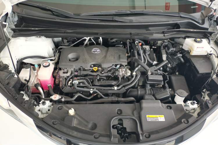 Used Toyota SIENNA 2021 2.5L Hybrid Premium Edition Engine Bay