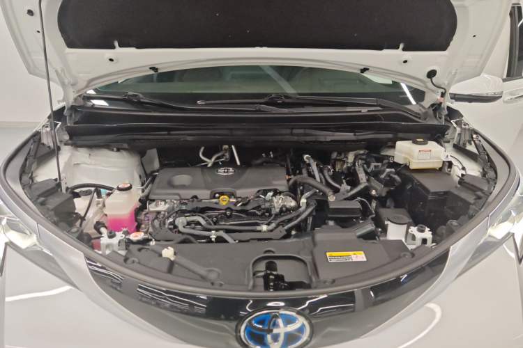 Used Toyota SIENNA 2021 2.5L Hybrid Platinum Edition Engine Bay