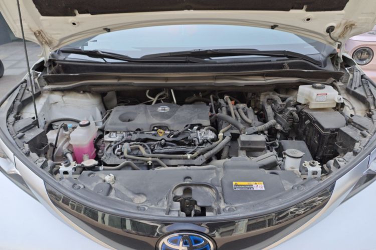 Used Toyota SIENNA 2021 2.5L Hybrid Platinum Edition Engine Bay