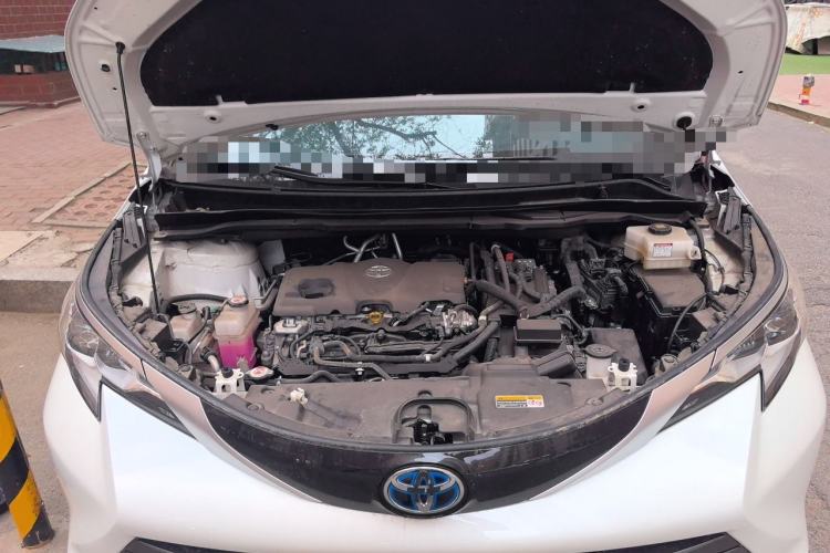 Used Toyota SIENNA 2021 2.5L Hybrid Premium Edition Engine Bay