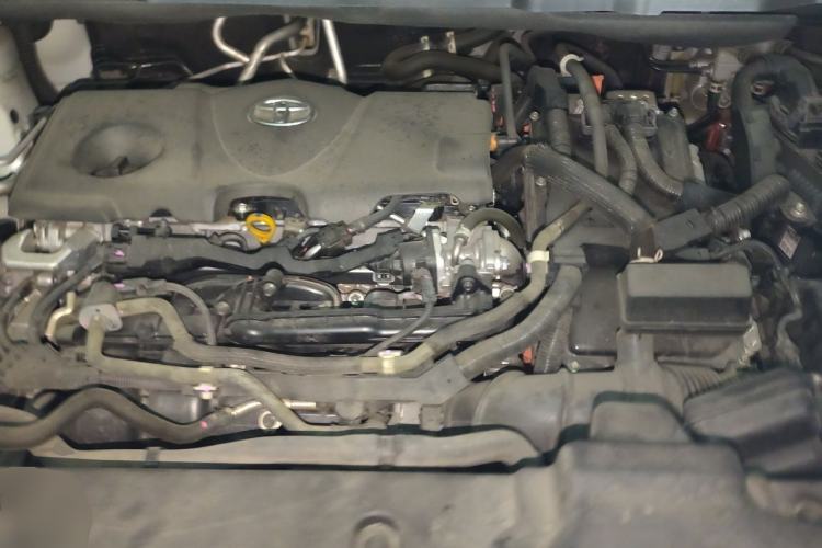 Used Toyota SIENNA 2021 2.5L Hybrid Premium Edition Engine Bay
