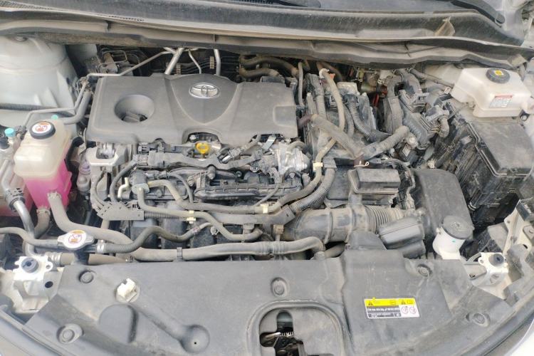 Used Toyota SIENNA 2021 2.5L Hybrid Platinum Edition Engine Bay