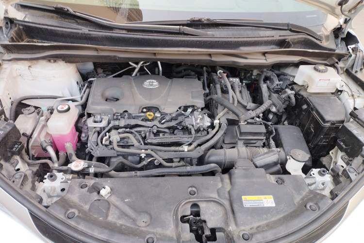 Used Toyota SIENNA 2021 2.5L Hybrid Platinum Edition Engine Bay