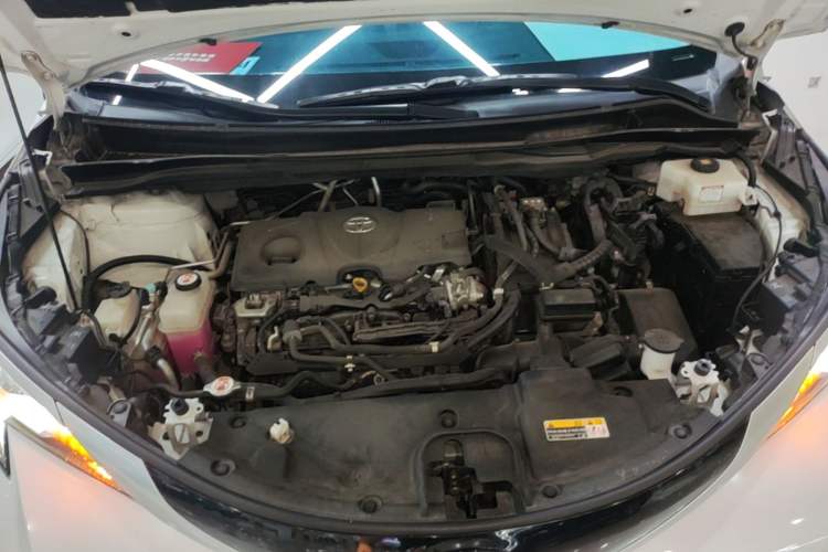 Used Toyota SIENNA 2021 2.5L Hybrid Luxury Edition Engine Bay