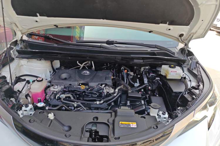 Used Toyota SIENNA 2021 2.5L Hybrid Premium Edition Engine Bay