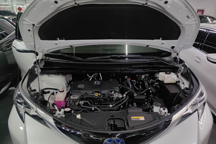 Used Toyota SIENNA 2021 2.5L Hybrid Premium Edition Engine Bay