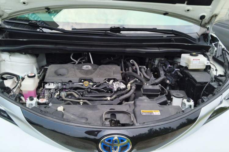 Used Toyota SIENNA 2021 2.5L Hybrid Luxury Edition Engine Bay