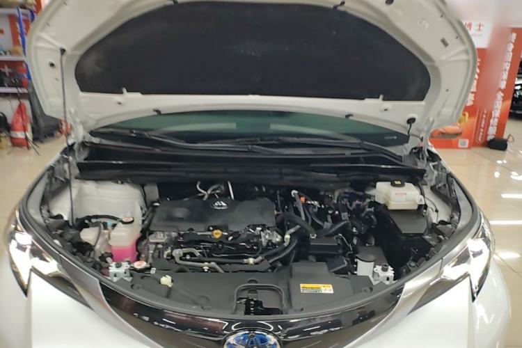 Used Toyota SIENNA 2021 2.5L Hybrid Ultimate Edition Engine Bay