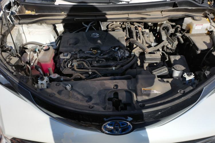 Used Toyota SIENNA 2021 2.5L Hybrid Premium Edition Engine Bay