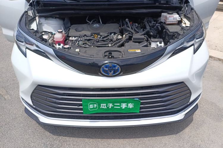 Used Toyota SIENNA 2021 2.5L Hybrid Premium Edition Engine Bay