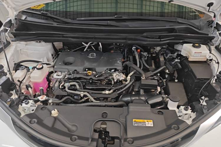 Used Toyota SIENNA 2021 2.5L Hybrid Premium Edition Engine Bay