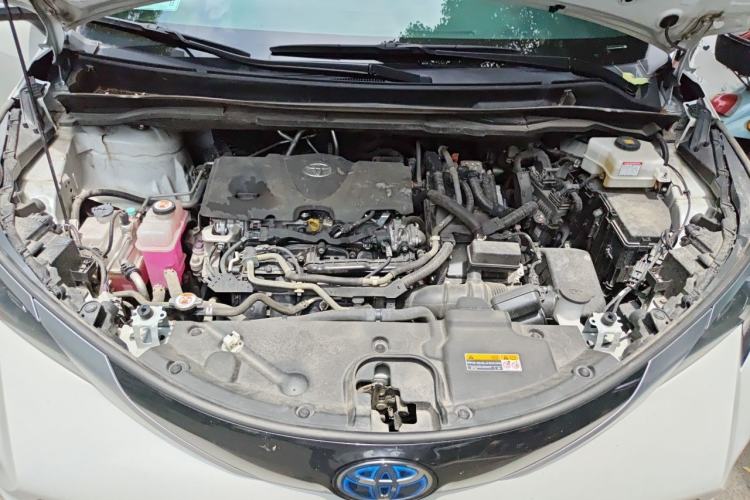 Used Toyota SIENNA 2021 2.5L Hybrid Ultimate Edition Engine Bay