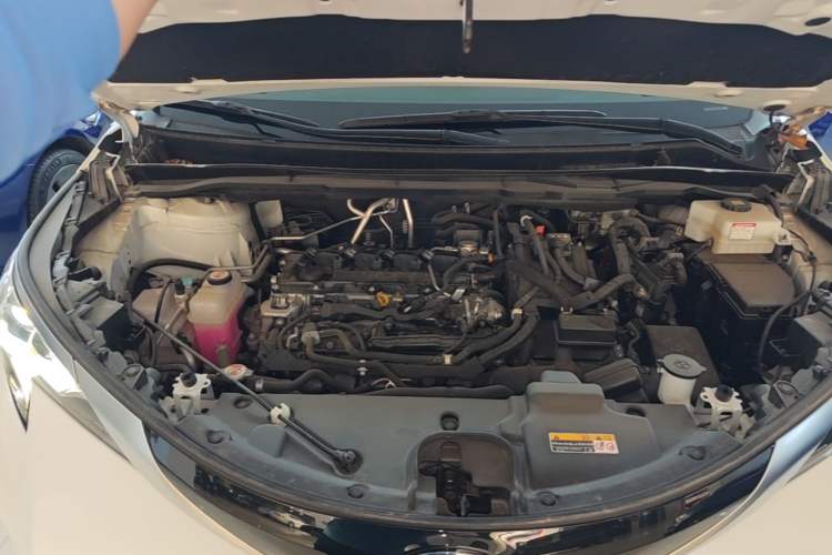 Used Toyota SIENNA 2021 2.5L Hybrid Luxury Edition Engine Bay