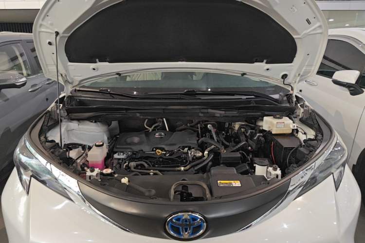 Used Toyota SIENNA 2021 2.5L Hybrid Comfort Edition Engine Bay