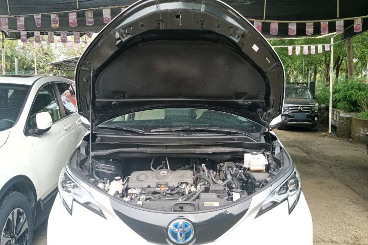 Used Toyota SIENNA 2021 2.5L Hybrid Luxury Edition Engine Bay