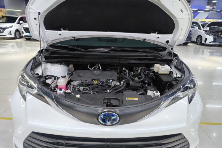 Used Toyota SIENNA 2021 2.5L Hybrid Comfort Edition Engine Bay