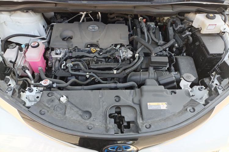 Used Toyota SIENNA 2021 2.5L Hybrid Premium Edition Engine Bay