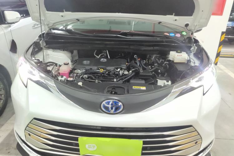 Used Toyota SIENNA 2021 2.5L Hybrid Comfort Edition Engine Bay