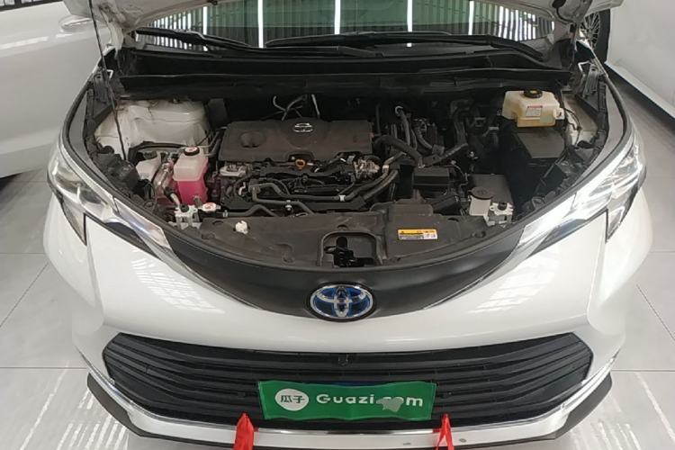 Used Toyota SIENNA 2021 2.5L Hybrid Comfort Edition Engine Bay
