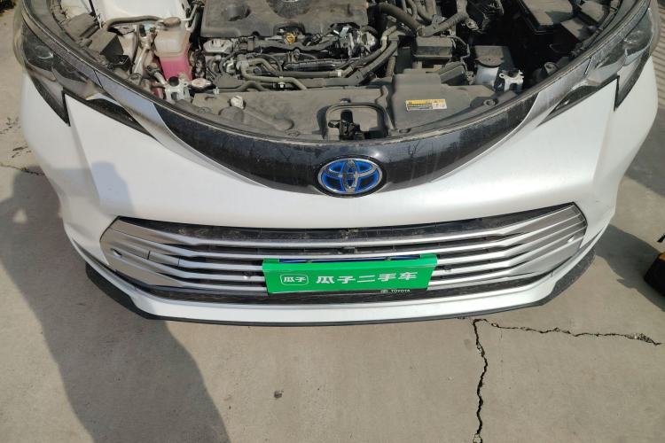 Used Toyota SIENNA 2021 2.5L Hybrid Platinum Edition Engine Bay