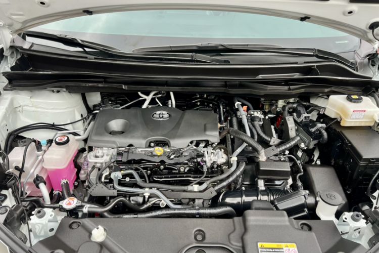 Used Toyota SIENNA 2021 2.5L Hybrid Ultimate Edition Engine Bay