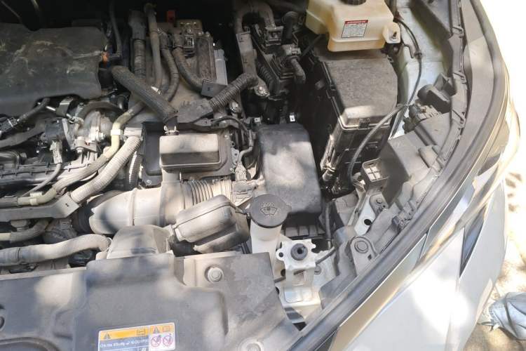 Used Toyota SIENNA 2021 2.5L Hybrid Ultimate Edition Engine Bay Left