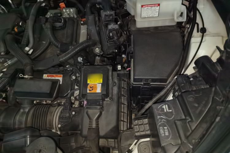 Used Toyota SIENNA 2021 2.5L Hybrid Comfort Edition Engine Bay Left